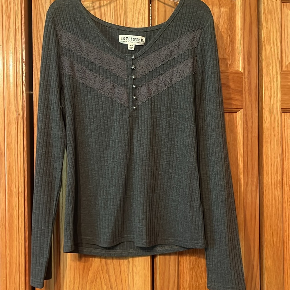 Idyllwind. Long sleeve size medium.